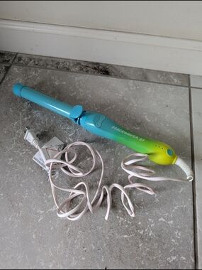 The Beachwaver Co. Curling Wand in Teal to Lime Gradient with Pink Cord